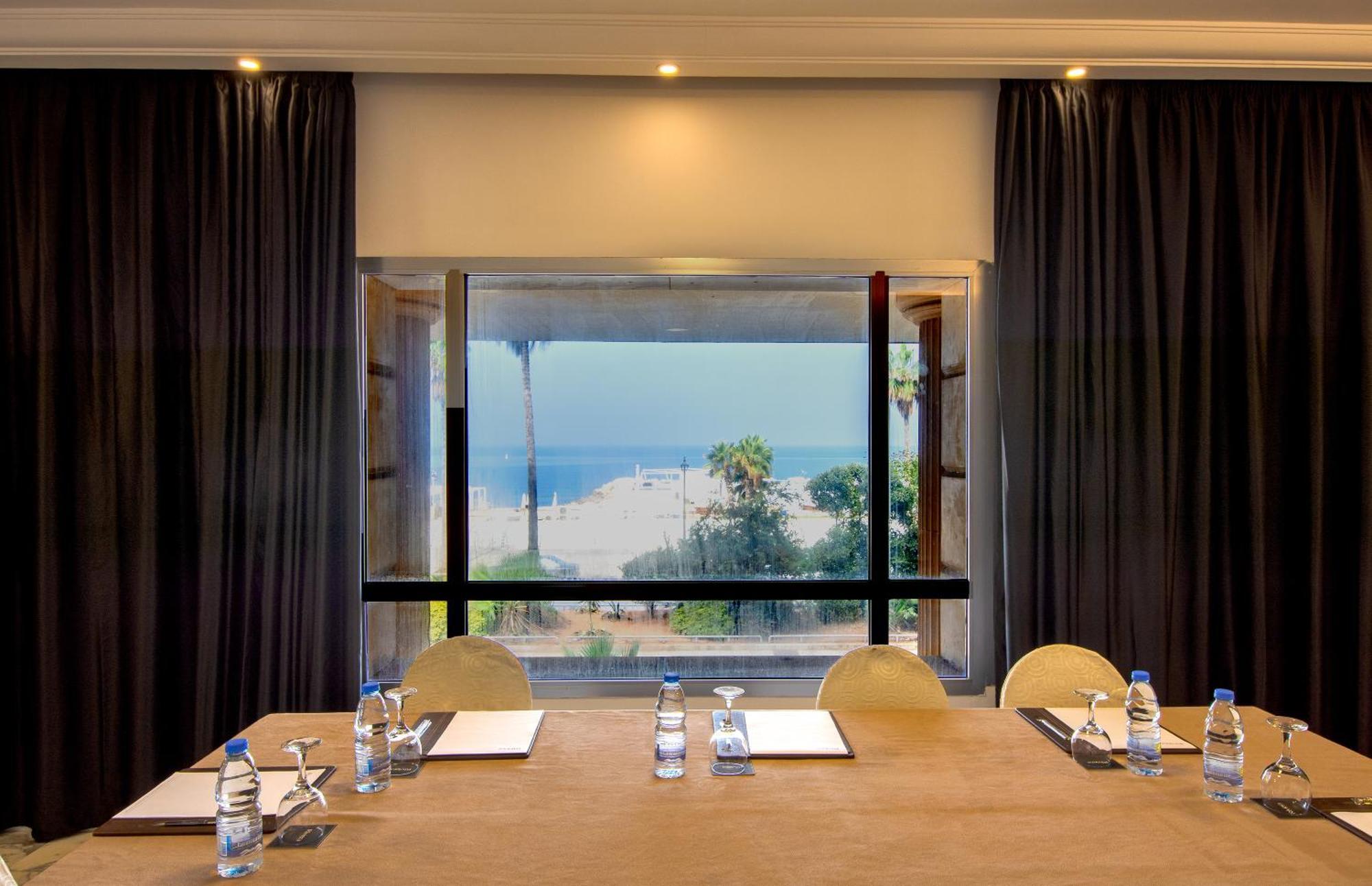 Riviera Hotel And Beach Lounge, Beirut Exterior foto